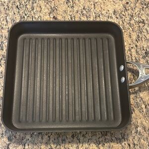 Calphalon Nonstick 11” Square Grill Pan in Black